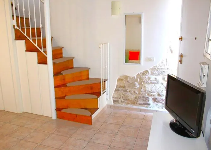 Cielo Terra Luna, In Centro A